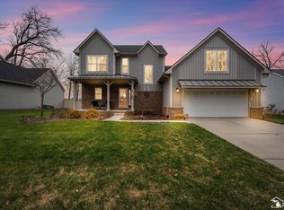 742 Forest Ln, Dundee, MI