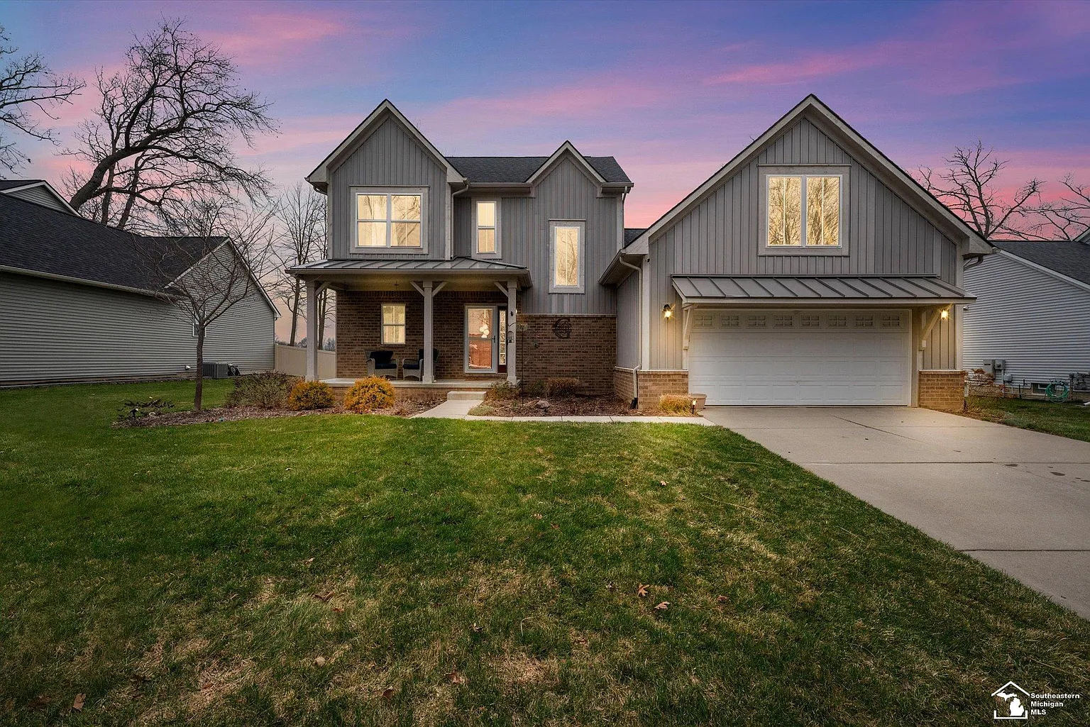 742 Forest Ln photo 1