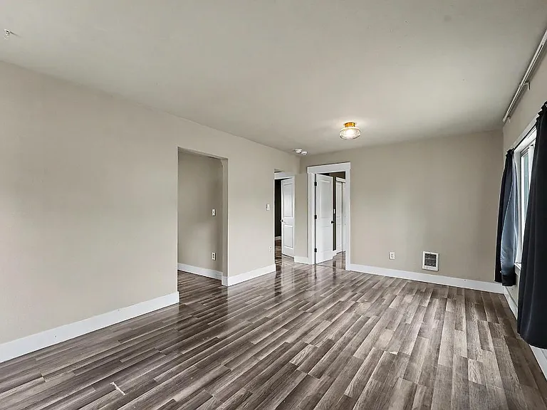 14917 W Thorne Ln SW — Photo 4