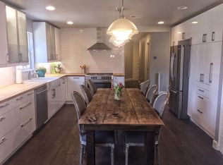 1307 Andover Ct, Nichols Hills, OK 73120