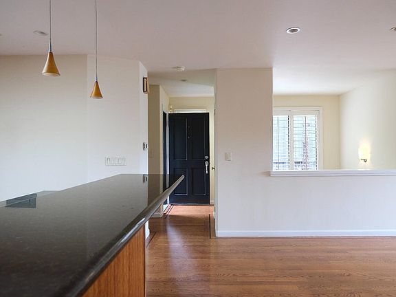 4th image of 48 Marin Ave