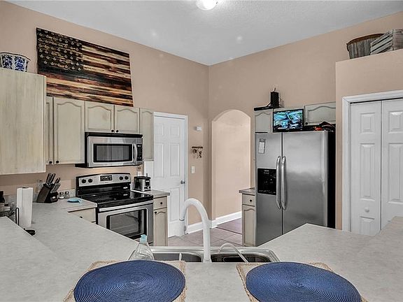 4th image of 3605 Meadow Green Dr