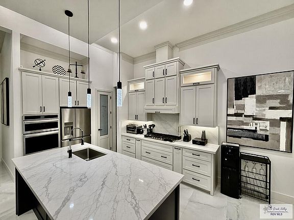 5th image of 3009 Silver Oak Ave
