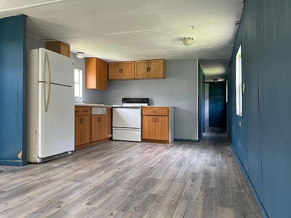 3rd image of 3319 Johnson Ave E