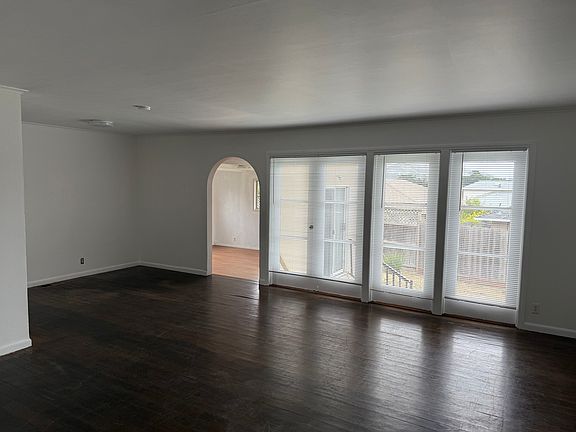 3rd image of 14 Verano Dr