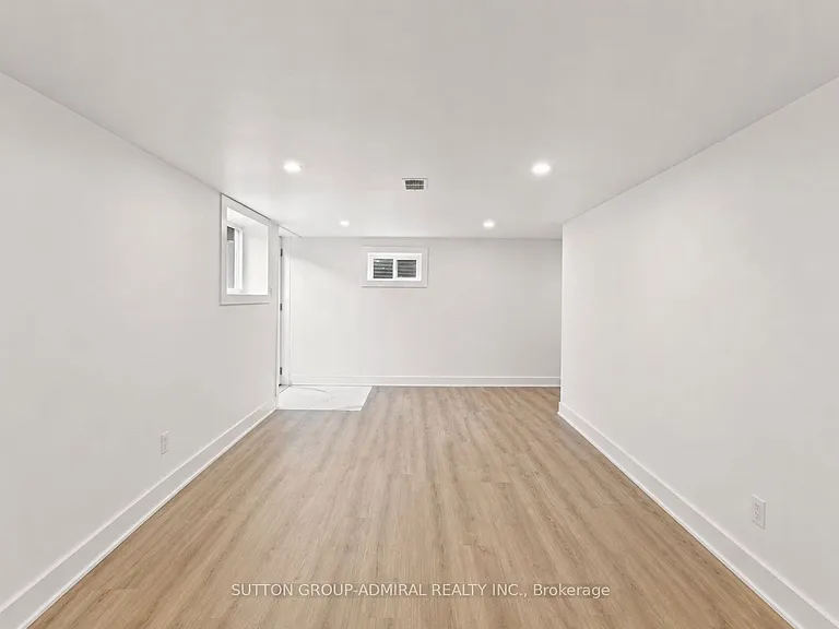 3 Hartland Rd #BASEMENT — Photo 4