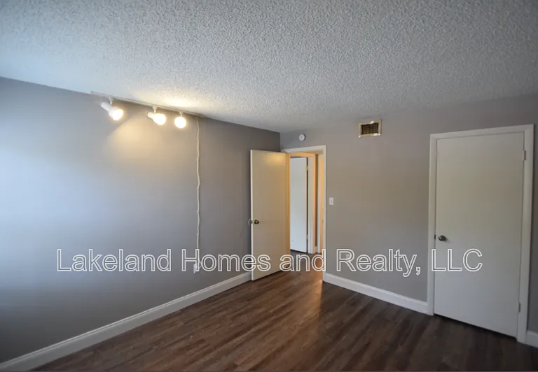 1005 S New York Ave #2 — Photo 10