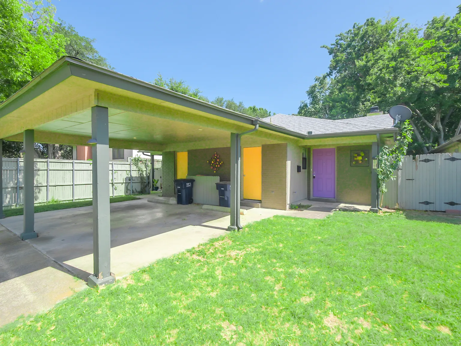 2 bed, 1992 sqft, $1,550 — Photo 1
