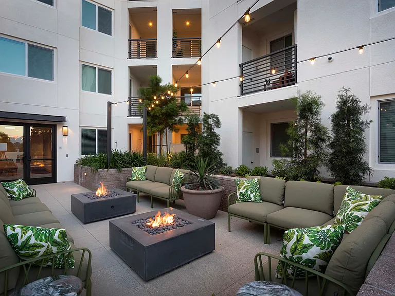 Alexan Noho West — Photo 56
