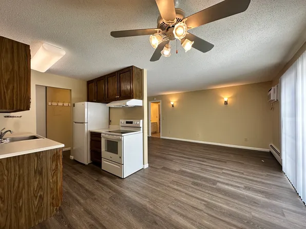 815 Smetana Rd, Hopkins, MN