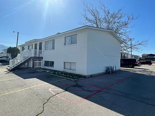 1900 West Apartments Photo 1