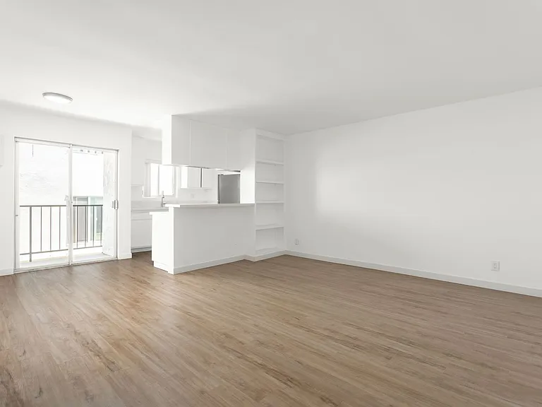 Larrabee Square Apartments — Photo 8