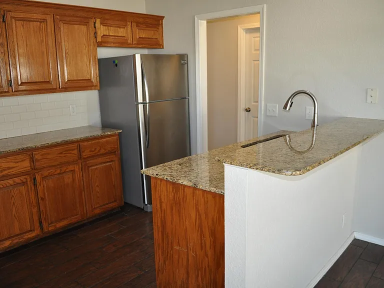 1301 W Quincy St — Photo 12