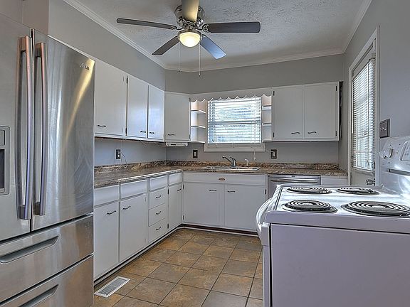3rd image of 4151 Cameron Rd
