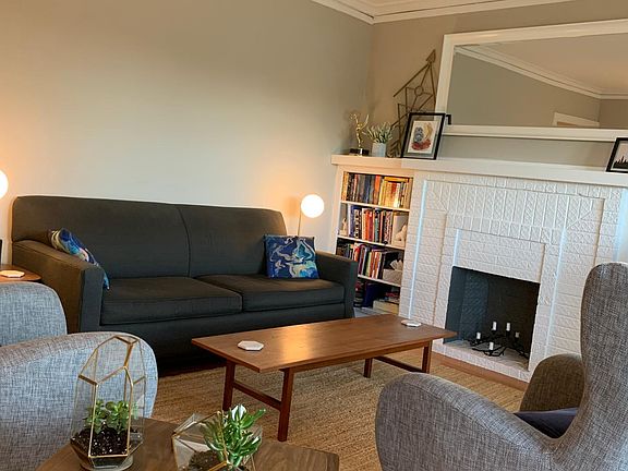 3rd image of 1725 W Foster Ave #3W