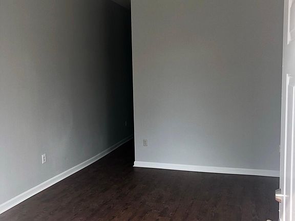2nd image of 2825 Taylor St