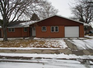 822 E 11th St, Goodland, KS 67735