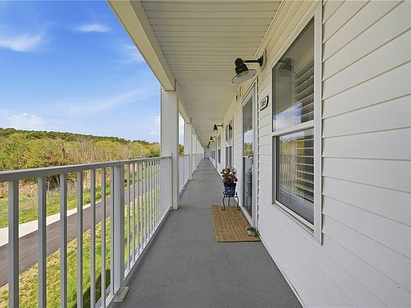 5th image of 320 Sandbridge Rd APT 305