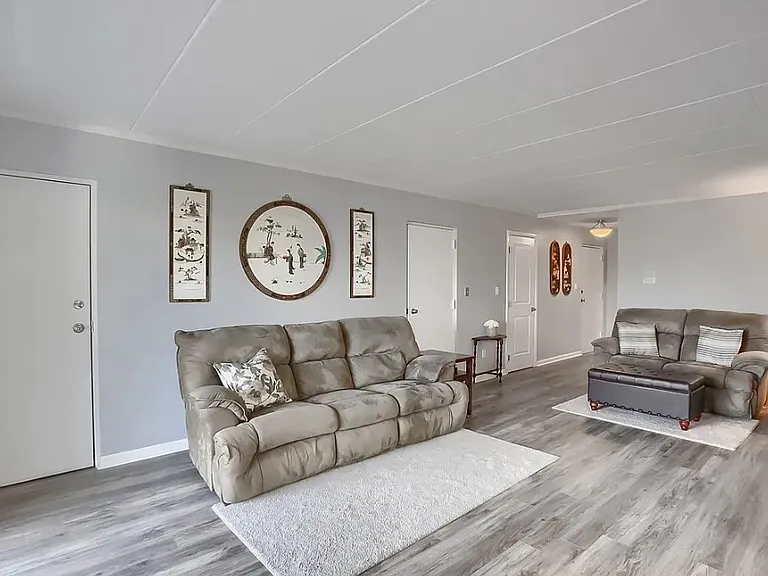 501 Camelot Dr #2B — Photo 7
