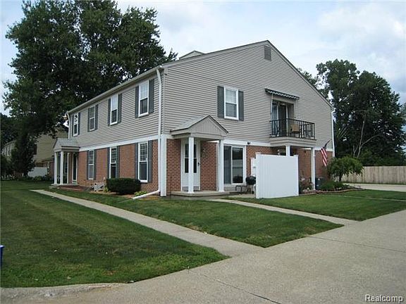 4th image of 24487 Meadowbridge Dr