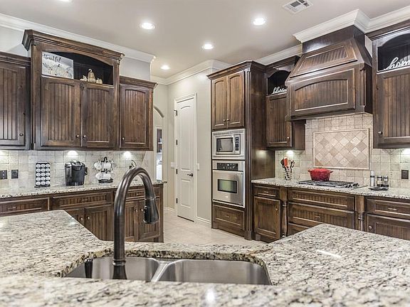 3rd image of 15613 Wood Creek Ln