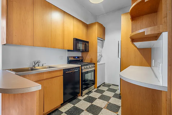 Sold by Corcoran | media 19