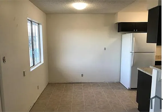2 bed, $1,000 — Photo 2