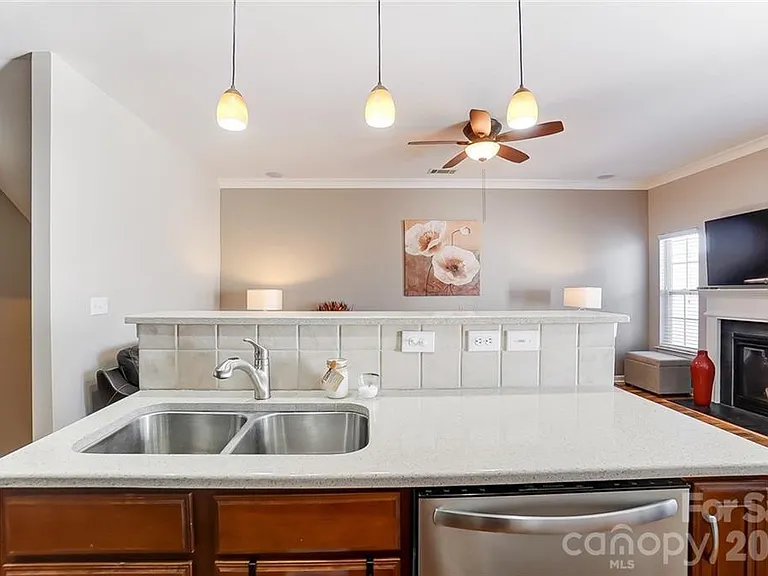 2029 Kegsworth Dr — Photo 11