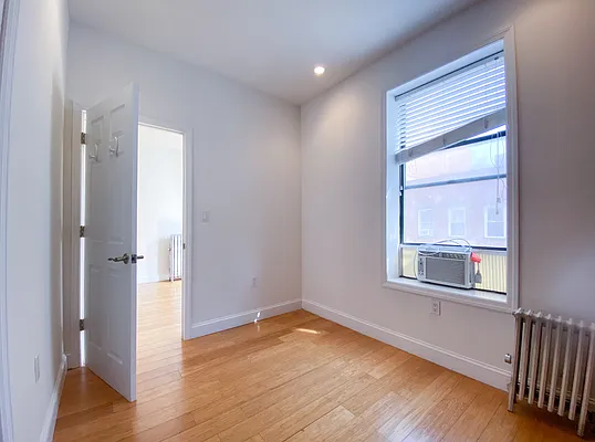 Rented by Kahen Properties | media 17