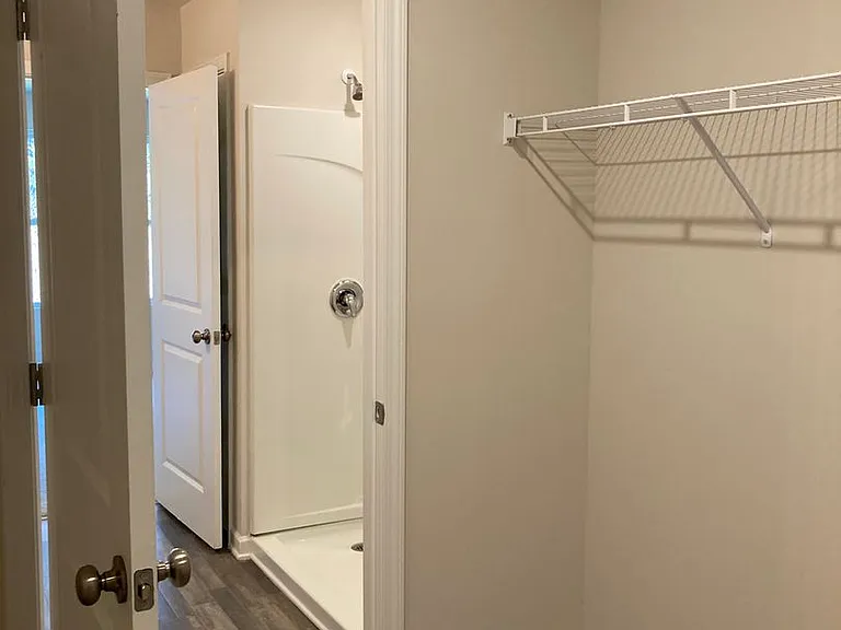 407 Kensington Ln — Photo 18