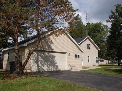 409 S 2nd St, Silver Lake, WI, 53170