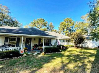 617 Robin Ln, Folkston, GA 31537