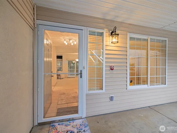 1976 S 368th Place #405, Federal Way, WA 98003
