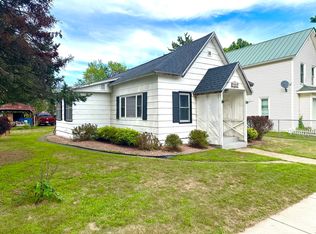1021 E La Salle Avenue, Barron, WI 54812