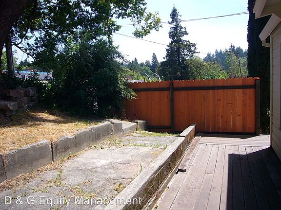 5th image of 16184 Main St