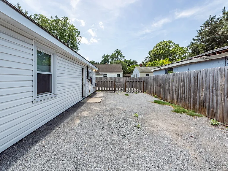 3860 Chestnut St — Photo 24