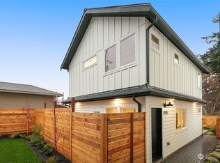 8915 8th Ave NE, Seattle, WA 98115