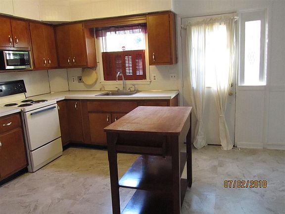 5th image of 285 Mount Hope Dr
