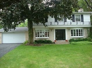 7021 N Lombardy Ct, Fox Pt, WI 53217