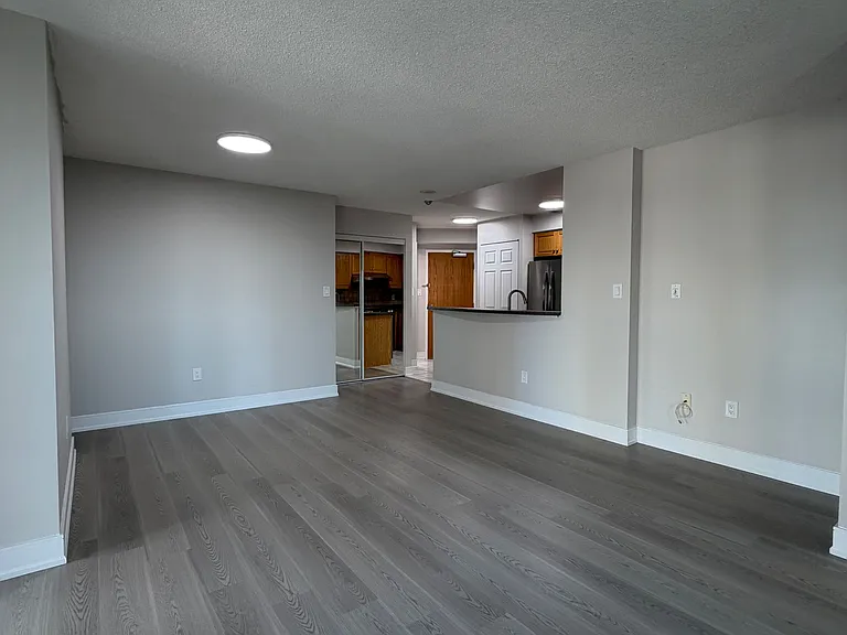 7 Lorraine Dr #612 — Photo 11