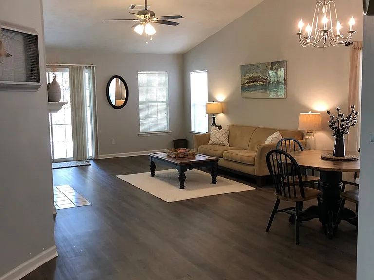 Tastefully updated living area!