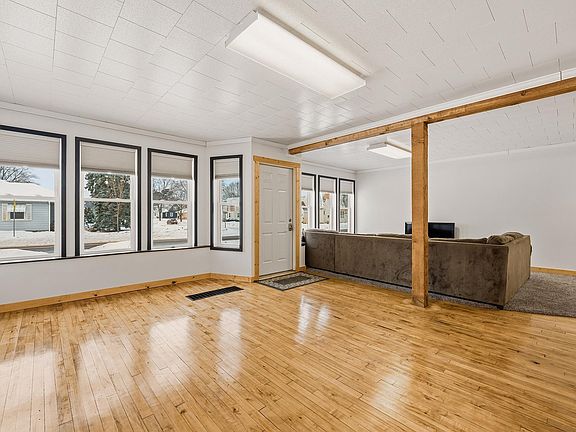 4th image of 1303 Margaret St