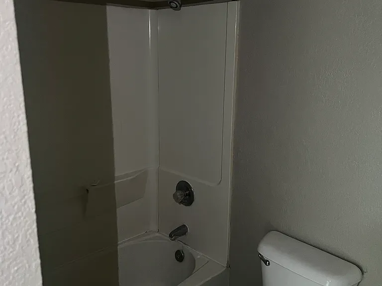 534 W Missouri Ave #18 — Photo 8