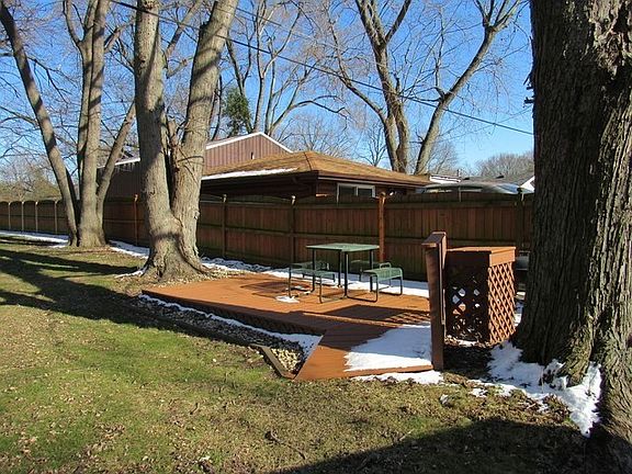5th image of 1809 Lakewood Dr