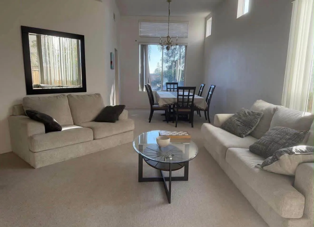 5 bed, 2527 sqft, $1,350 — Photo 1