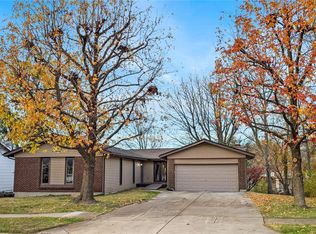 321 Rebecca Dr, Saint Charles, MO 63301