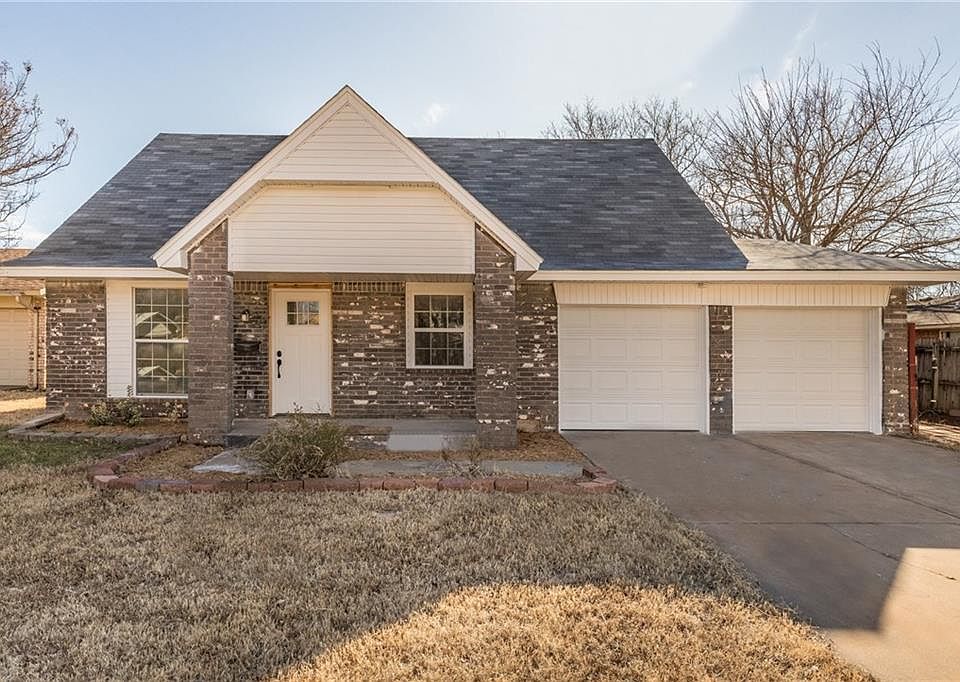 1st image of 3404 Hillside Dr
