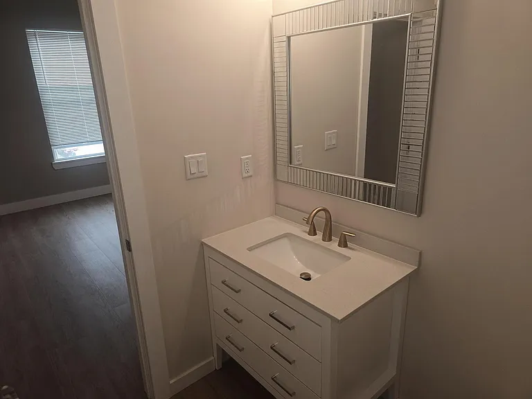 2122 N Pine St #1 — Photo 8