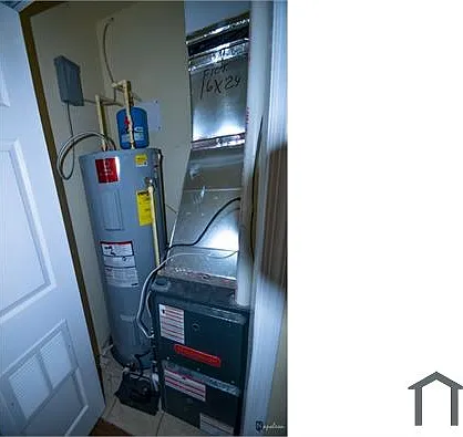 2936 Knox Pl SE #301 — Photo 5