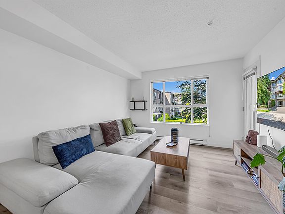 4th image of 5465 203rd St #209
